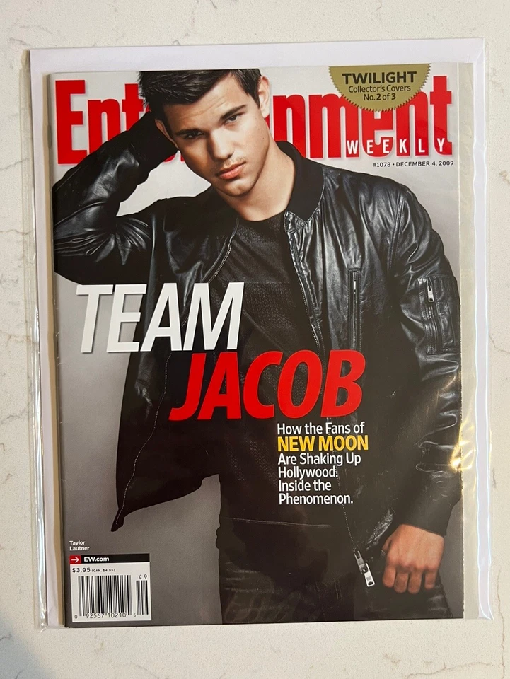 Entertainment Weekly Dec 2009 Twilight Team Jacob Taylor Lautner MINT - NO LABEL - Image 1 of 1