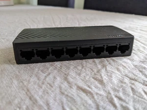 Tenda SG108 8-Port Gigabit Netzwerk Switch – LAN Verteiler Splitter — neuwertig! - Bild 1 von 4
