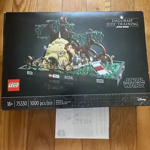 New LEGO Star Wars Building Set 75330 Dagobah Jedi Training Diorama 1000 Pcs - Picture 1 of 2
