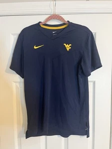 Camisa WVU Nike Dri-fit cuello en V usada. Mediano - Imagen 1 de 4