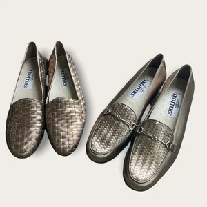 Trotters 2 Pairs of Loafers Size 7 Narrow - Picture 1 of 9