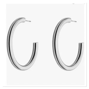 Orecchini a cerchio in ottone tono argento FOSSIL - Foto 1 di 8