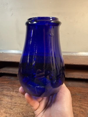 Globo de vidrio linterna de granero de cobalto vintage.  Globo tubular de chorro caliente nº 0. Foto 1 de 4