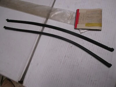 PAQUETE DE RECARGA LIMPIAPARABRISAS DE (2) N.O.S.86-88 MODELOS DODGE COLT MB487899 Foto 1 de 2