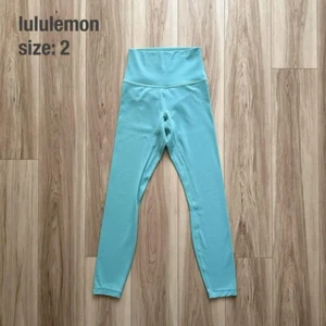 Pantalón Cómodo Lululemon Align Tiro Alto 25" Color Azul Claro Talla: 2 - Imagen 1 de 3