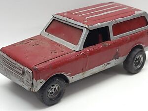 Vtg Ertl International Harvester Scout Traveler Metal Toy Car Red Rusted 11" L