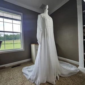 Vintage Handmade Wedding Dress with a Train. Halloween, Theater, Costume. - Picture 1 of 21