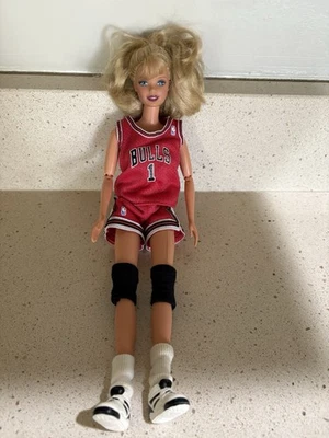 Muñeca Barbie de baloncesto Mattel 1998 NBA Chicago Bulls traje con licencia Foto 1 de 2