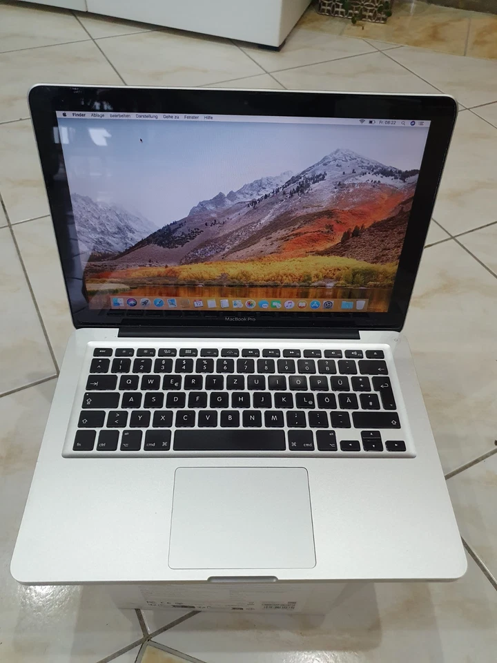 Apple MacBook Pro 13 3 Zoll 2011 I7 2 7GHz 500GB 8GB RAM - Bild 1 von 4
