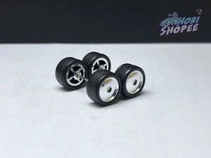 R138 Hot Wheels 1/64 Real Riders Piatto Cromato 10mm Asse Extra Corto Ruote in Gomma - Foto 1 di 4