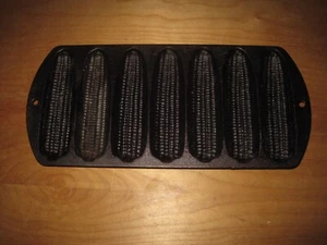 Vintage Lodge 27C2 Cast Iron 7 Slot Corn Stick Pan - Picture 1 of 4