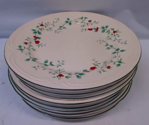 8 Lot of  Beautiful Pfaltzgraff Winterberry 10-3/4" Round Dinner Plates - Picture 1 of 9