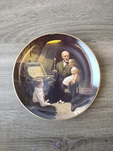 Norman Rockwell “Grandpa's Treasure Chest” Knowles Collectors Plate # 11934a - Picture 1 of 4