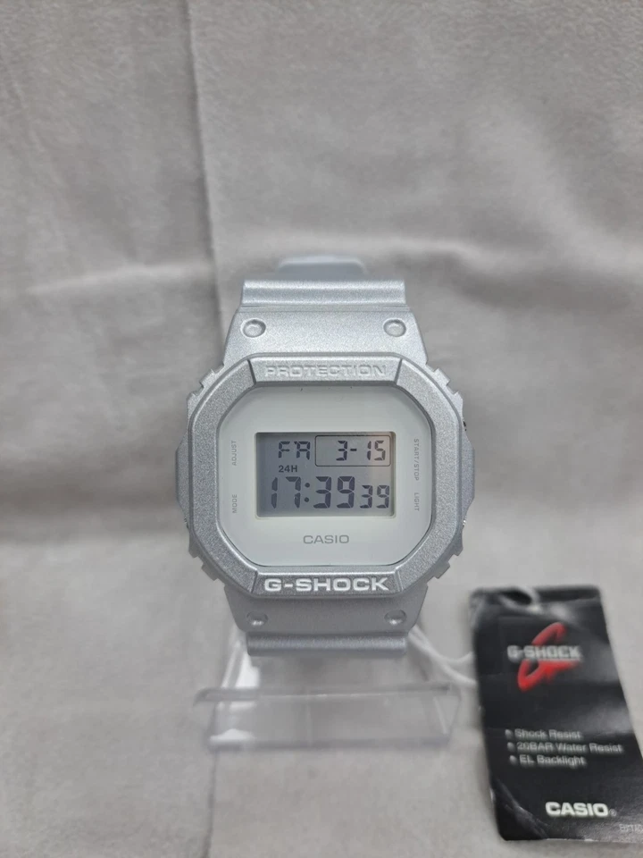 G-SHOCK DW-5600SG-7ER Orologio 43mm Cassa Argento in Resina - Immagine 1 di 4