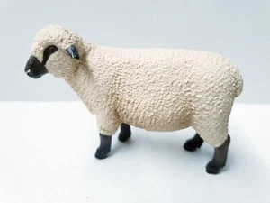 Schleich SHROPSHIRE SCHAF Action Figur 13681 - Bild 1 von 2