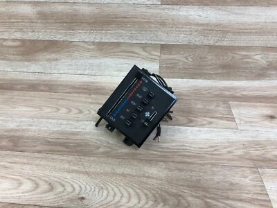 INTERRUPTOR DE CALEFACCIÓN CONTROL DE CLIMA DE AIRE ACONDICIONADO DELANTERO RENAULT AMC OEM AMERICAN MOTORS ALLIANCE Foto 1 de 4