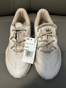 BNWOB DONNA ADIDAS ORIGINALS OZWEEGO ARTICOLO 'HALO IVORY' # GZ2776 US TAGLIA 6 - Foto 1 di 11