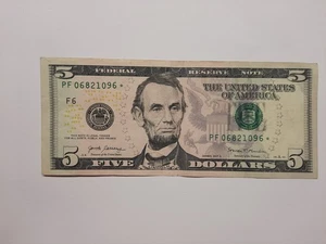 5 Dollar Fünf Dollar Schein Star Note Money PF06821096 Serie 2017 - Bild 1 von 3