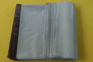 12 POLY VERSANDTASCHEN 14x19 PLASTIKTÜTEN VERSANDUMSCHLÄGE USPS & UPS VERSAND - Bild 1 von 1