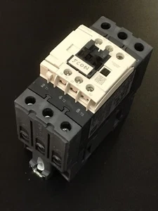 Schneider Electric LC1D40AP7 Leistungsschütz - Bild 1 von 5