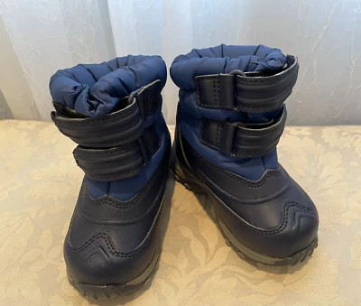 Botas LL Bean para niños pequeños Snow Tread azul marino artículo #251948 talla 6 Foto 1 de 4