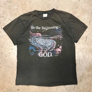 Camiseta De Colección Desteñida California Informal En El Principio Dios Naturaleza Galaxia Gráfica - Imagen 1 de 4