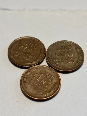 1942 p,d,s lincoln cents, 3 coins one price free shipping - Image 1 of 3