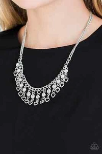 Paparazzi VALENTINE'S DAY DRAMA white necklace - Picture 1 of 2