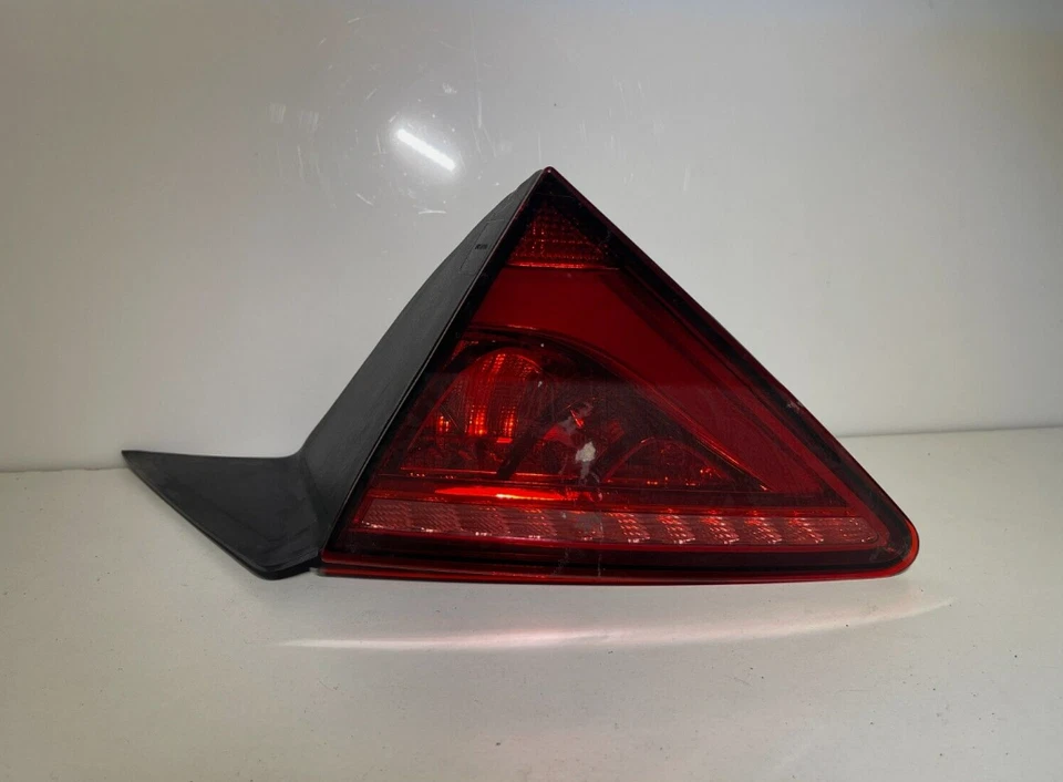 LUZ TRASERA DERECHA ORIGINAL AUDI A7 S7 2011-2014 OEM MONTAJE INTERIOR 4G8945094E EE. UU. Foto 1 de 1
