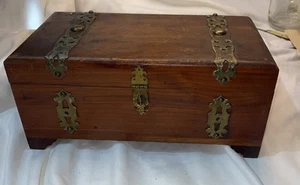 Wood Trinket Box With Original Hardware ,Peterson Brothers, Chicago, Illinois, - Picture 1 of 6
