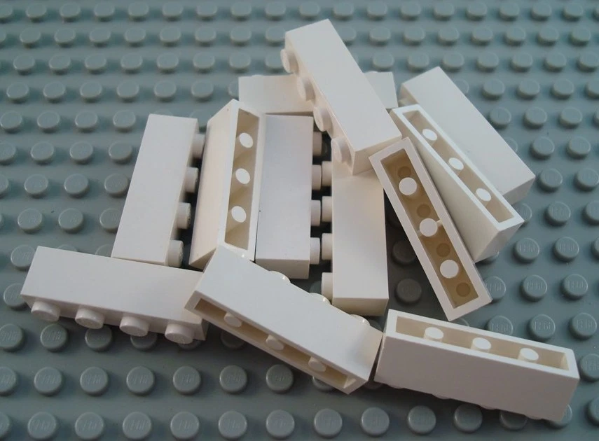 LEGO Lot of 12 White 1x4 Basic Building Brick Pieces - Image 1 of 1