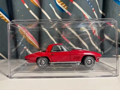 Franklin Mint 1967 Chevrolet Corvette наполовину прозрачный / наполовину красный - Изображение 1 из 4