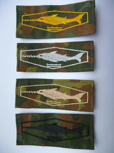 NADADOR DE LA MARINA ALEMANA - BUZO ""NADADOR"" JUEGO DE 4 INSIGNIAS EN CAMUFLAJE MANCHADO. - Imagen 1 de 1