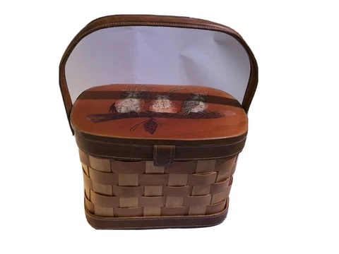 Vintage Betsy B Florida Weaved Basket Handbag With Handle Owl Design 60's -70's Cover