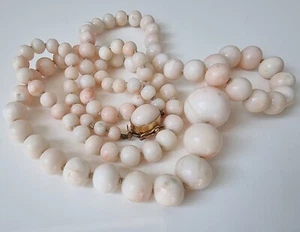 VICTORIAN NATURAL ANGEL SKIN CORAL BEADED NECKLACE GOLD CLASP - Picture 1 of 16