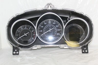 Cuadro de instrumentos velocímetro Mazda 6 2014 43.900 millas pequeñas grietas Foto 1 de 4