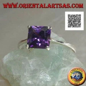 Anello in Argento 925‰ con zircone quadrato color ametista incastonato a 4 graff - Foto 1 di 4