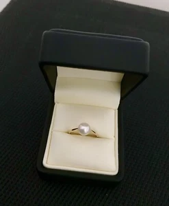 18ct 18kt 750 Solid Yellow Gold Cultured Pearl Ring ~ Minimalist Design ~ 2.2gr - Picture 1 of 4
