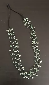 "Collar piedras verdes 4 líneas 24"" de largo" - Imagen 1 de 2