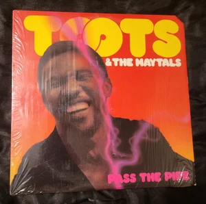 Toots & The Maytals Pass the Pipe (Record lp, 1979 Island) - Picture 1 of 8