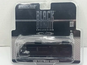 1:64 Greenlight Black Bandit 1986 Fleetwood Bounder Wohnmobil Wohnmobil - Bild 1 von 19