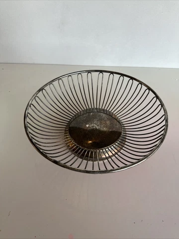 International SilverSilverplate Wire Bread Basket/ Fruit Bowl Mid Century Modern Cover