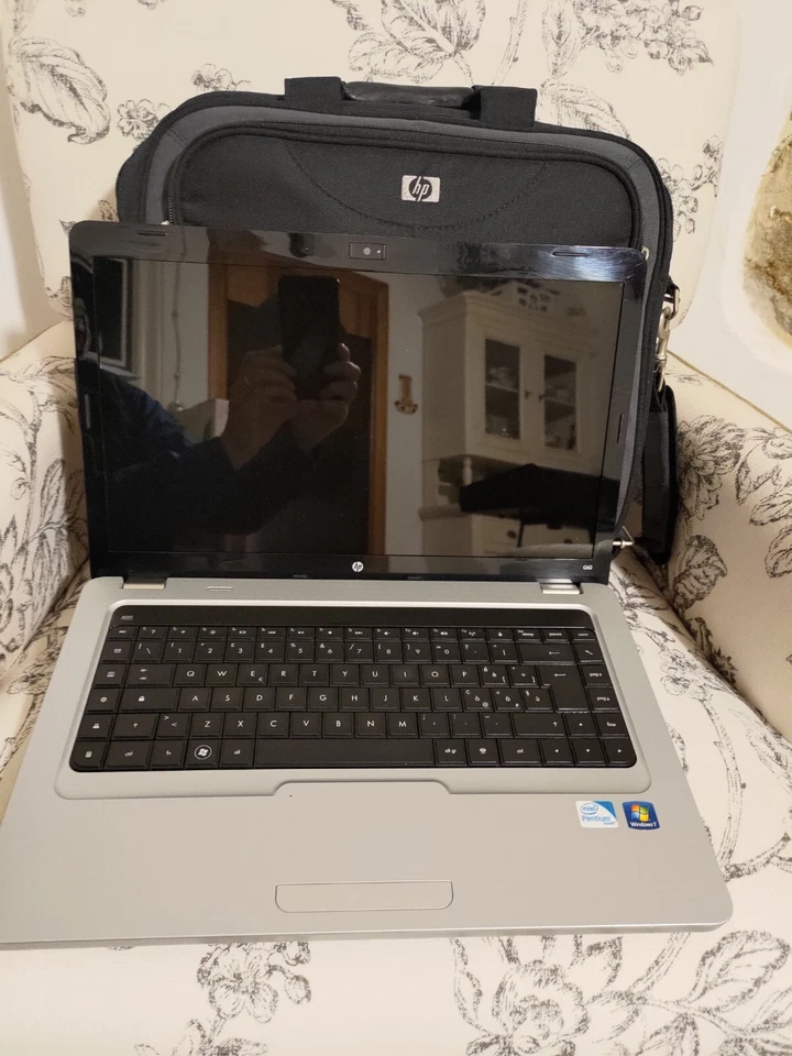 HP NOTEBOOK 15,6" ARGENTO INTEL PENTIUM WINDOWS 10 (OCCASIONE) - Immagine 1 di 4