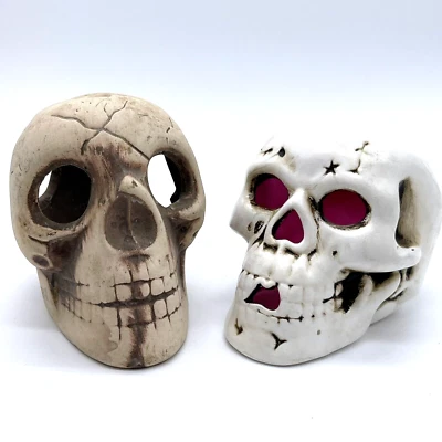 Calavera 4" Luz de Té Candelabros Lote de 2, 1 Pintado a Mano Gótico Horror Halloween Foto 1 de 4