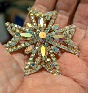 Aurora Borealis Prong Set Maltese  brooch vintage Nos - Picture 1 of 3