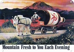 1975 RAINIER BEER Mt. Ziege & Waschbär & Riesenflasche DEKO REPLIK BLECHSCHILD - Bild 1 von 1