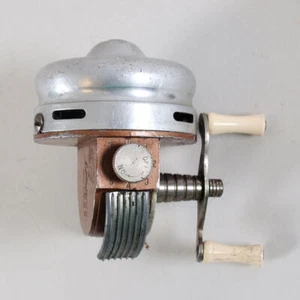 Ted Williams Sears Fishing Reel Model 1000 - Picture 1 of 5