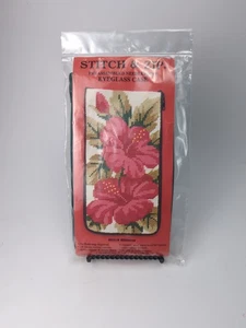 Vintage Alice Peterson Stitch & Zip Needlepoint Kit Eyeglass Case Hibiscus NOS - Picture 1 of 2