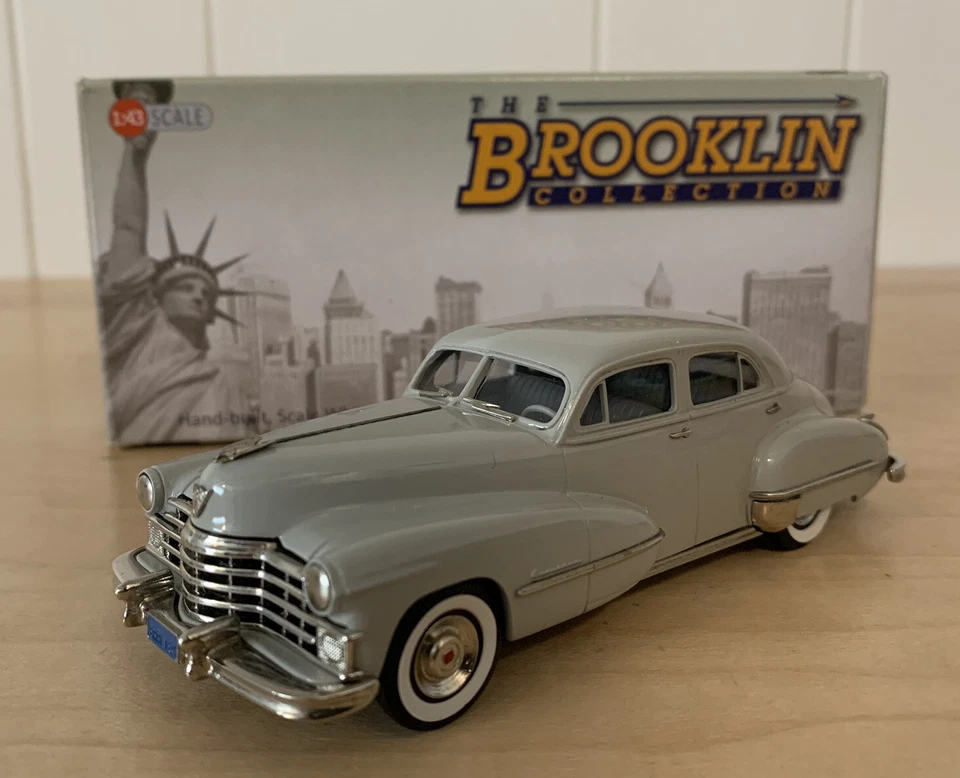 Brooklin Models 1:43 BRK 184 - 1947 Cadillac Series 62 sedã 4 portas, cinza francês - Imagem 1 de 4