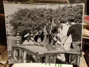 VENEZIA Mostra del Cinema Gina LOLLOBRIGIDA in motoscafo al LIdo CAMERA PHOTO - Bild 1 von 2